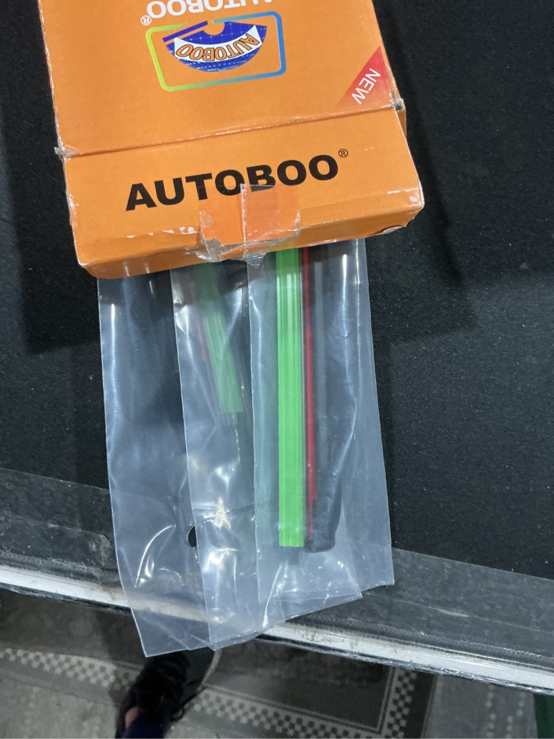 Condition photo showing Good Condition for AUTOBOO 15"+15" Windshield Wipers with 13 Inch Rear Wiper Blade Replacement for Jeep wrangler JK 2008-2018,Jeep wrangler 2007-2017-Original Factory Quality (Pack of 3) 15"+15"+13"