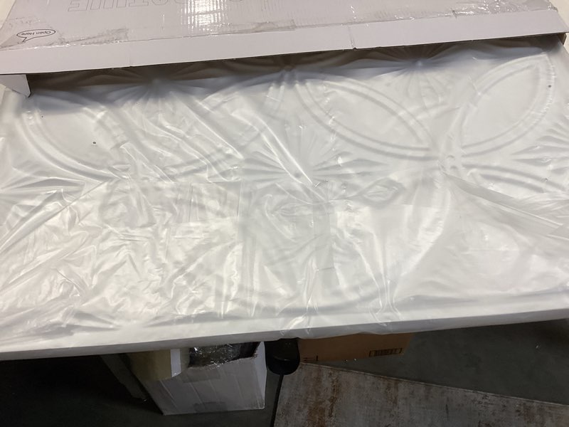 Condition photo showing Good Condition for art3d decorative pvc drop ceiling tile 2ft x 2ft in white,glue up ceiling panel 24 x 24in.12pcs 24*24 white