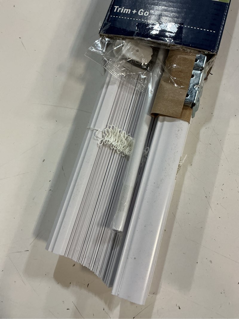 Condition photo showing Good Condition for levolor trim+go 1-in slat width 29-in x 64-in cordless white vinyl room darkening mini-blinds