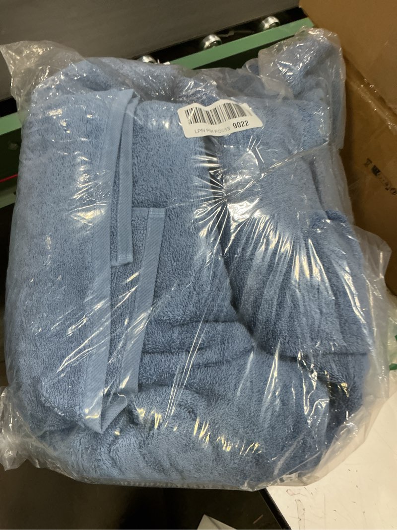 Condition photo showing Good Condition for Chakir Turkish Linens | Hotel & Spa Quality 100% Cotton Luxury Turkish Towels | Soft & Absorbent (30x60 Inches Extra Large Bath Towels, Set of 4 - Wedgewood) Wedgewood 30''x60'' Inches Extra Large Bath Towels