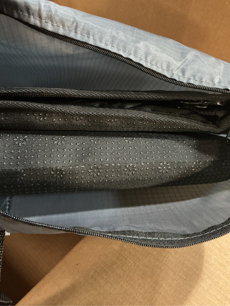 Condition photo showing Good Condition for yjgf back seat extender,dog seat cover for back seat,hard bottom car seat cover for dogs,dog hammock for car,back seat pet cover for dogs(black,for car/suv/small truck) black for car/suv/small truck