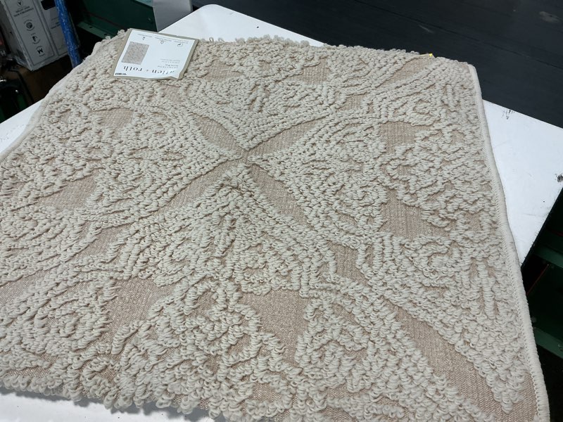 Condition photo showing Good Condition for allen + roth 2 x 4 (ft) natural ivory indoor medallion machine washable throw rug