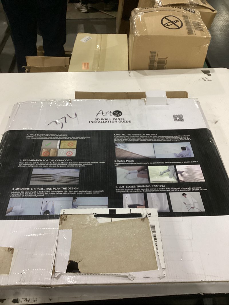 Condition photo showing Good Condition for 3D Wall Panel