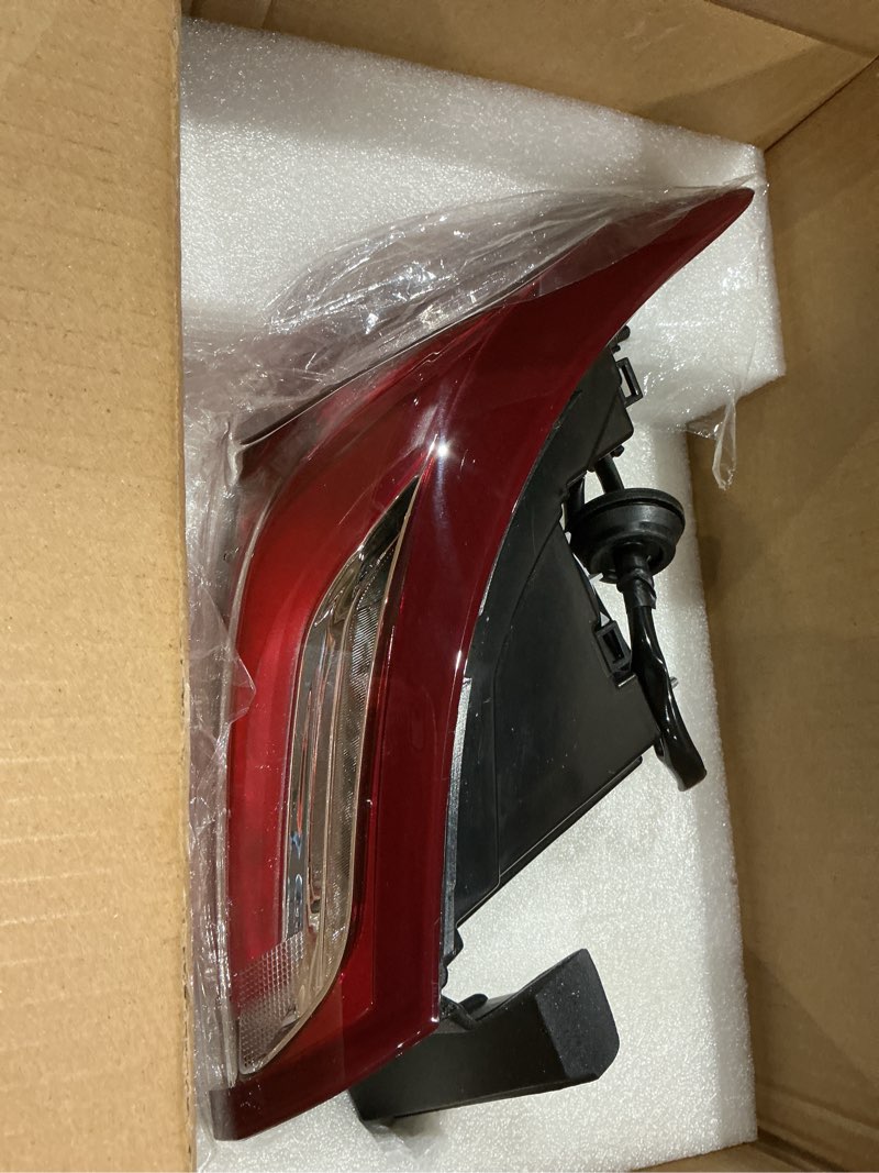 Condition photo showing Good Condition for lochnchn led tail lights compatible with chevy malibu 2019 2020 2021 2022 outer rear taillight assembly brake lamp left driver side replace 84595944 gm2804143