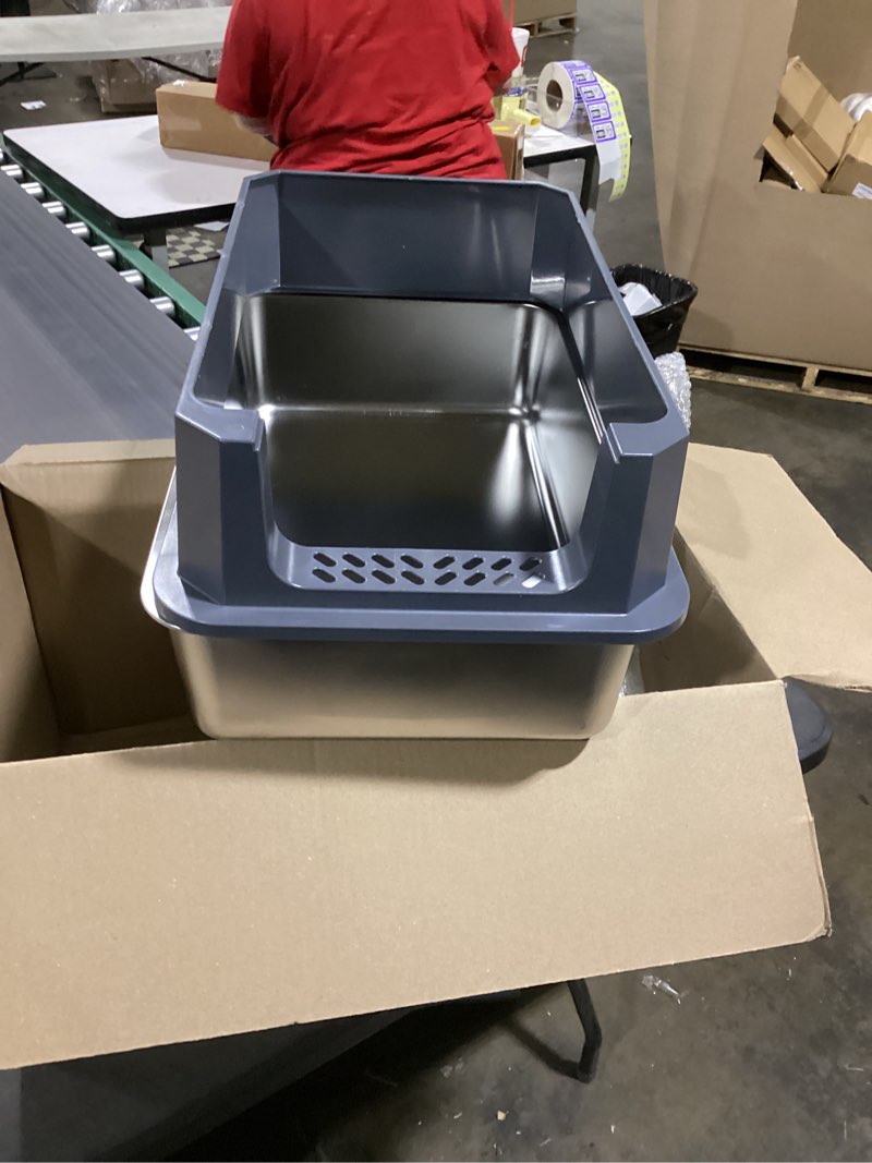 Condition photo showing Good Condition for stainless steel litter box, extra large litter boxes for big cats, xlarge metal cat litter box with lid, anti-urine leakage xl box with high sides, easy clean, non-sticky, scoop included