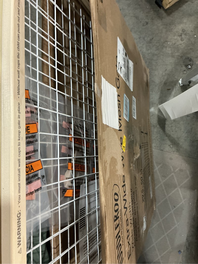 Condition photo showing Good Condition for wide wire mesh pet gate-color:white