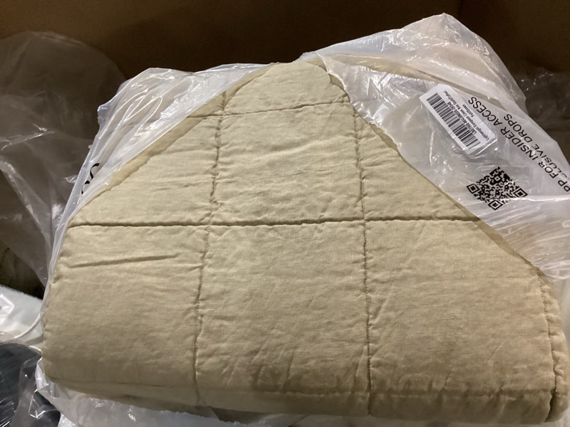 Condition photo showing Good Condition for european linen box quilt size  full/queen color toffee