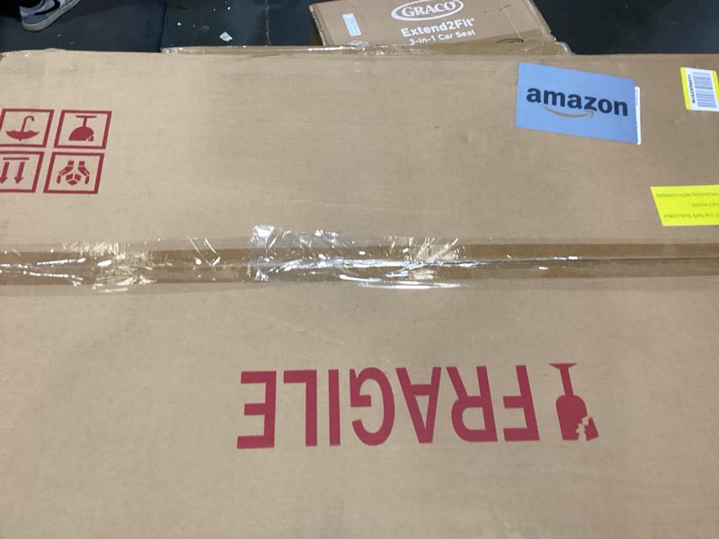 Condition photo showing New/Like New for Poster frame 24x36