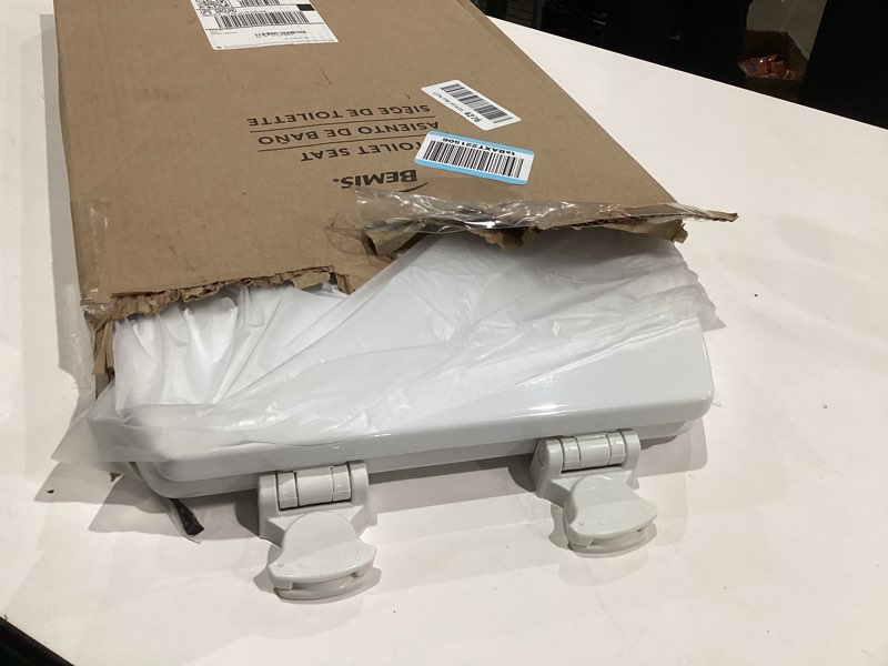 Condition photo showing Good Condition for Bemis 1500EC 390 Lift-Off Wood Elongated Toilet Seat, Cotton White (Pack of 1)