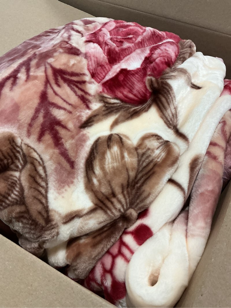 Condition photo showing Good Condition for Heavy Korean Mink Blanket, 5.5 lbs Lotus Floral Thick Winter Blanket 59x78 in Full Size Plush Double-Layer Soft Warm Blankets for Bed (Marvelous Coral+Cream) 59*78 inch(5.5LB) Marvelous Coral+cream