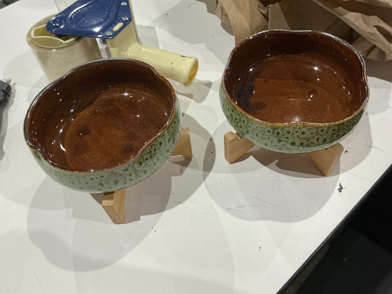 Condition photo showing Good Condition for baderke 2 pcs lotus bowl planter with base ceramic hydroponic planter water lily bowl for planting aquatic and indoor plants household ceramic basin decor (green)