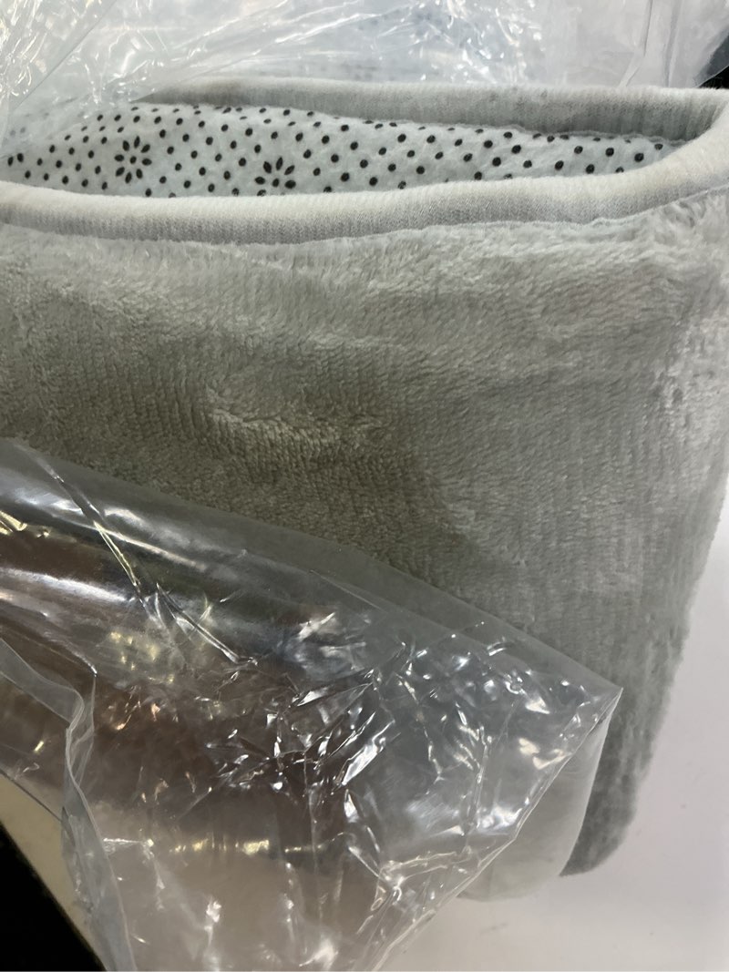 Condition photo showing Good Condition for baby play mat for floor, 1.2? thick foam 79x59 playpen mat, ultra-soft velvet for tummy time & crawling, non-slip backing and easy to clean, safe for infants, toddlers, and kids (lightgray) lightgray 79x59