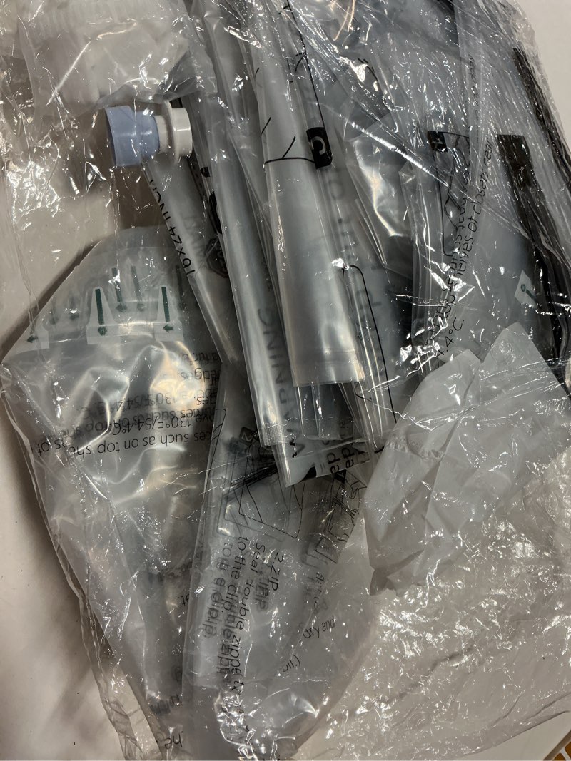 Condition photo showing As Is for gongshi vacuum seal bags for clothing travel & home storage, travel vacuum bags with electric pump,space saver for blankets, comforters, pillows, clothes,32 combo