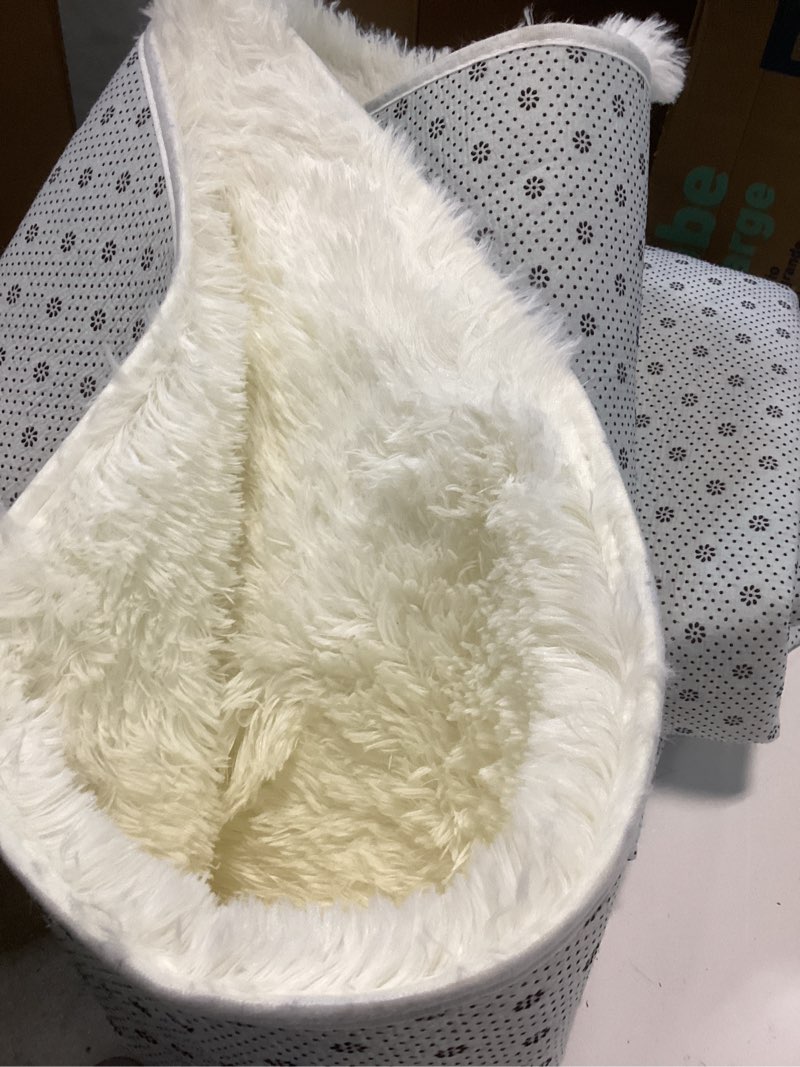 Condition photo showing Good Condition for Puremy 6x9 White Area Rugs for Living Room, Fluffy Shaggy Rug for Bedroom, Anti-Skid High Pile Indoo