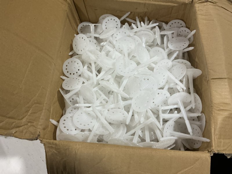 Condition photo showing Good Condition for wonderjune 500 pcs 10 cm heavy duty plastic insulation masonry fasteners, durable anchors fasteners for fixing and fastening rigid foam insulation board panels