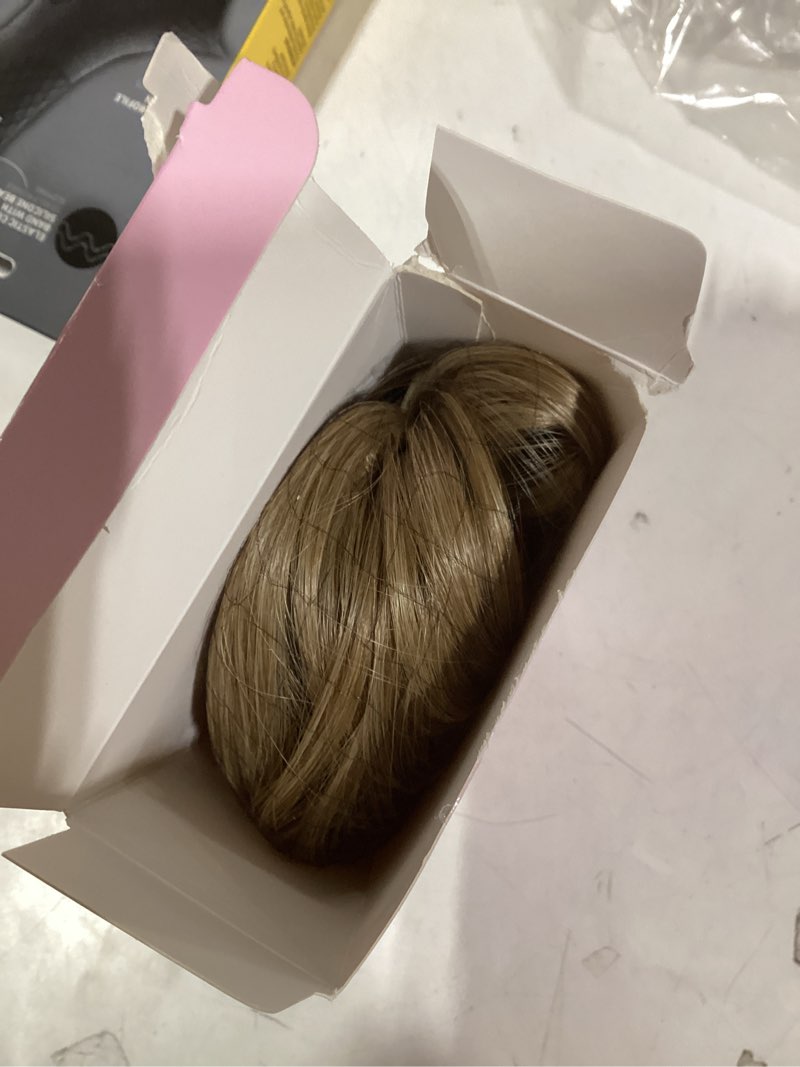 Condition photo showing Good Condition for 14 Inch Ponytail Extension - Wavy Pony Tails Hair Extensions, Claw Clip Ponytail Extension, Synthetic Hair Extensions Ponytail, Clip on Ponytails for Women (Light Brown With Beige Highlights) 14 Inch Light Brown With Beige Highlights