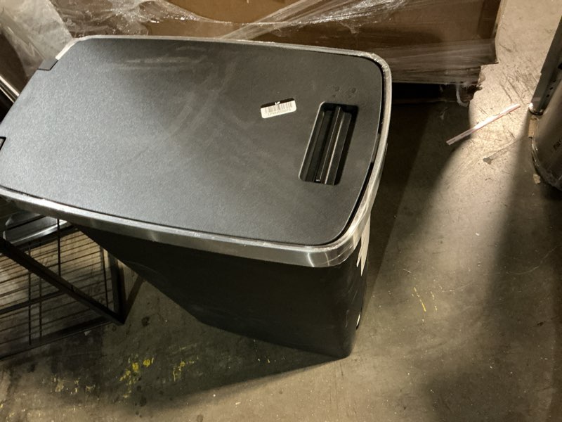 Condition photo showing Good Condition for 45l slim resin step trash can with stainless band - brightroom™