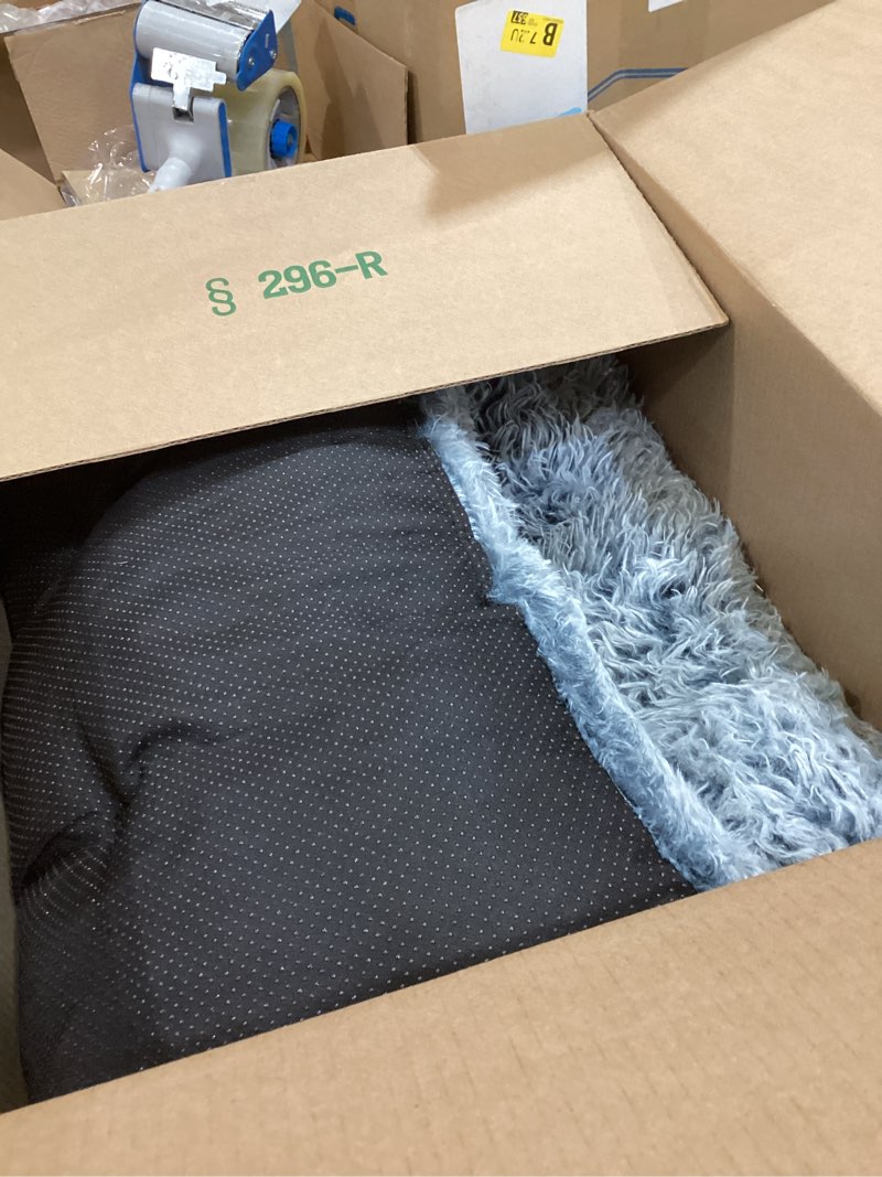 Condition photo showing Good Condition for Vonabem Large Dog Bed Crate Pad 36 inch, Washable Pet Beds Medium Small Sized Dogs, Deluxe Plush Warm Anti-Slip Puppy Mats for Sleeping, Soft Kennel Pads 35 * 23 inch Grey 35.0"L x 23.0"W x 2.0"Th Grey