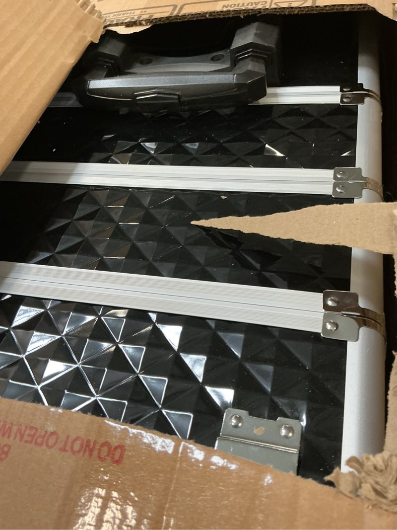 https://lotting-media.assets.bidfta.com/lotting_2dfc1b99-bbfd-4a63-aed4-0bbb38827841