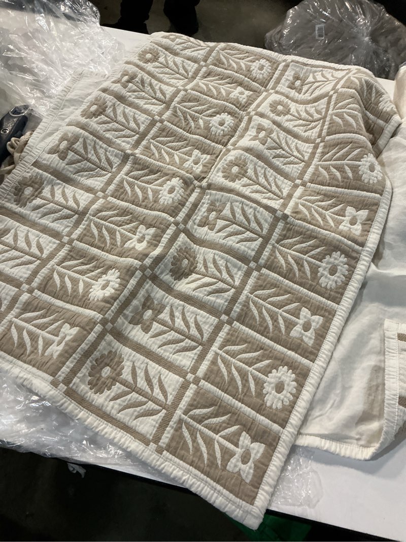 Condition photo showing Good Condition for organic cotton jacquard floral coverlet set 2 pieces 20in x 27.5in