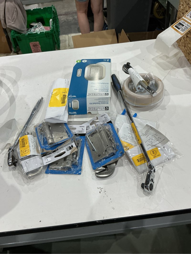 https://lotting-media.assets.bidfta.com/lotting_2e07c0b2-5170-44bd-b811-37f99dcf03f6