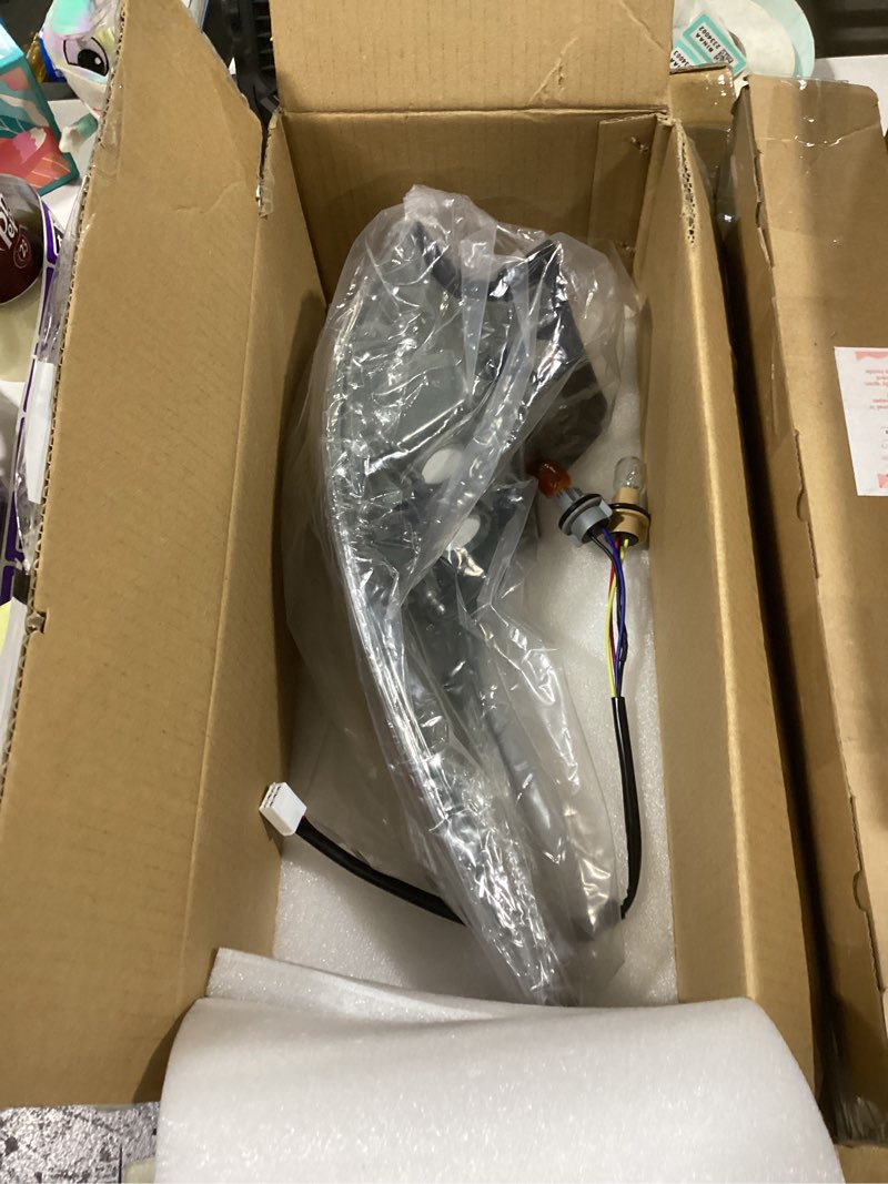 Condition photo showing As Is for munirater outer tail light driver side rear brake taillight assembly replacement for highlander 2014-2016