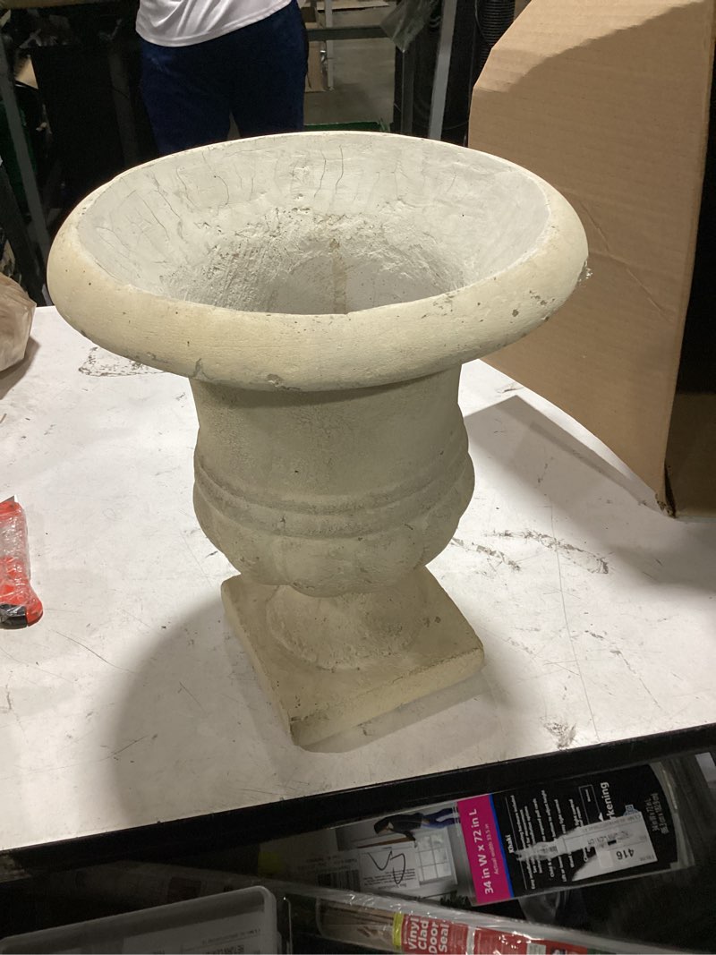 Condition photo showing Good Condition for annabelle concrete urn