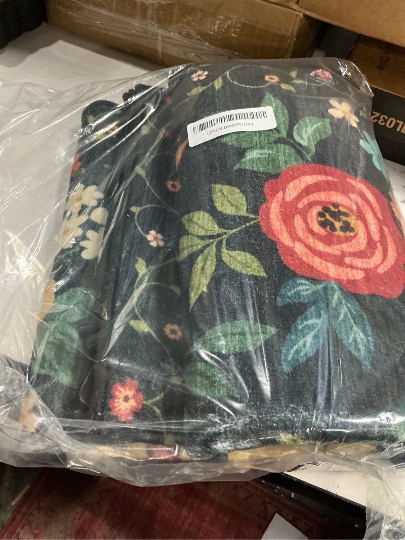 Condition photo showing New/Like New for DUKINO 2x5 Runner Rug for Hallway, Washable Kitchen Floral Runner Rug with Non Slip Backing, Low Pile Soft Boho Carpet for Kitchen, Hallway, Entryway, Laundry, Bedroom, Black Black 2' x 5' (Rectangular)