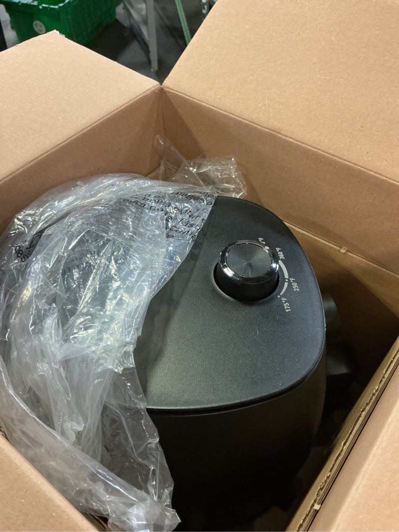 Condition photo showing Good Condition for mainstays 2.2 qt air fryer in arctic black with non-stick basket