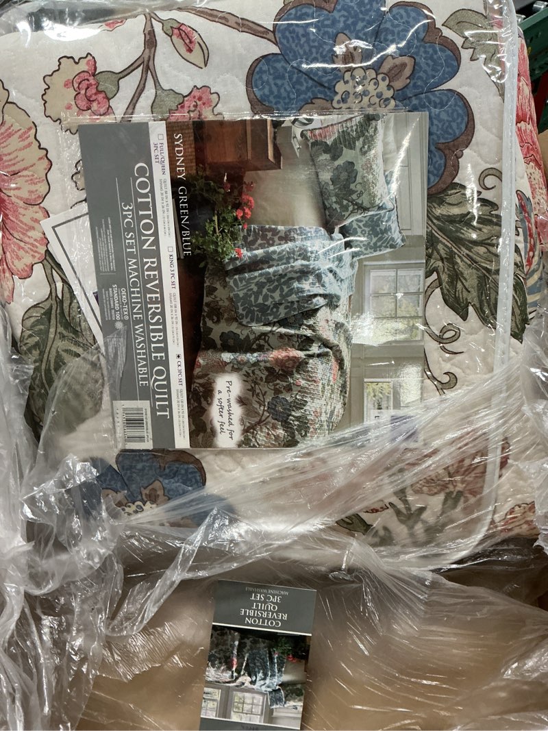 Condition photo showing Good Condition for Lush Decor Sydney Reversible Cotton Quilt Set - Charming & Colorful Floral Leaf Design - 3 Piece Quilted Botanical Bedding Set With Shams - King/ California King, Green & Blue