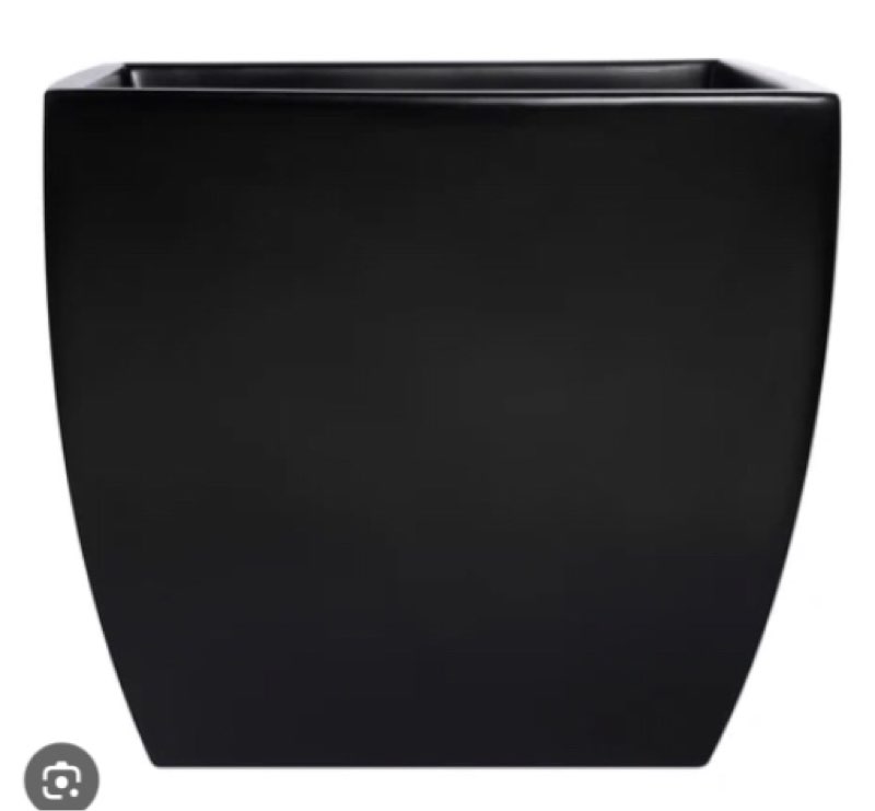 Pacifica square curved planter 