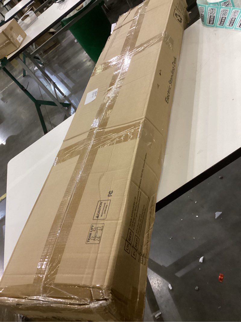 Electric standing desk