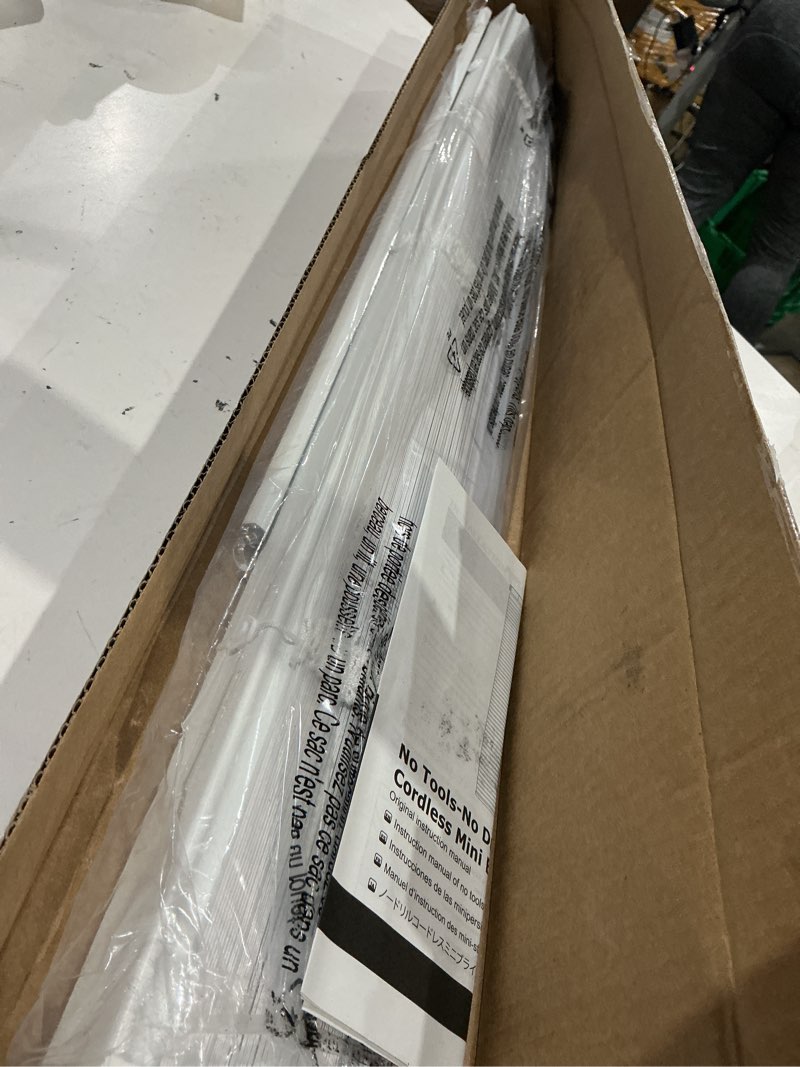 Condition photo showing As Is for no drill blinds for windows 1" vinyl l-shaped slats cordless mini blinds for home, for window size 31" w × 48" h white white 31" w × 48" h