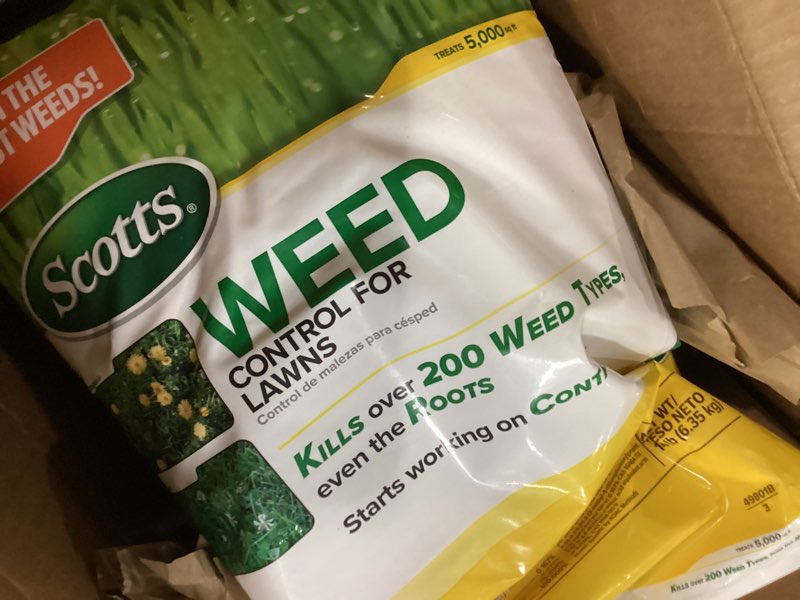 scotts weed control for lawns, weed killer, kills over 200 weed types including dandelion and clover, 5,000 sq. ft., 14 lbs.