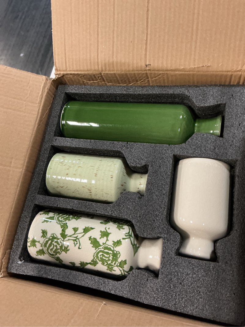 Condition photo showing New/Like New for ceramic vase set of 4 green beige vintage vases for dried flowers pampas grass chinoiserie rustic farmhouse decorative table centerpieces decor for home bookshelf mantel living room office