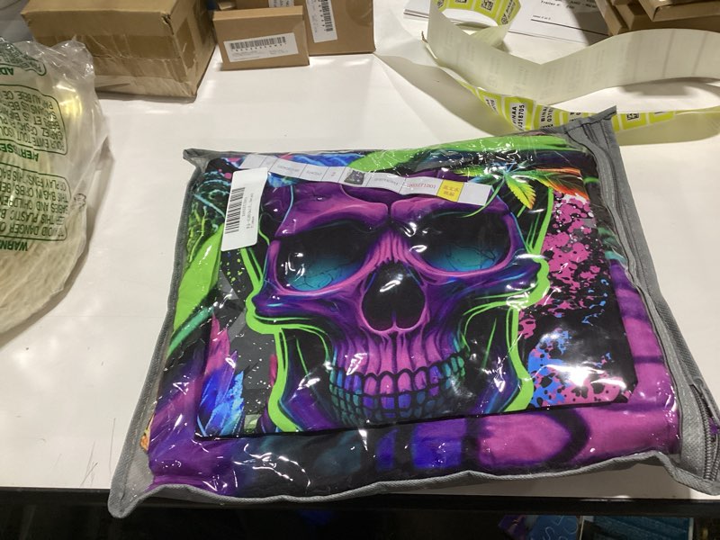 Condition photo showing As Is for AILONEN Skull Fitted Sheet Set Queen Size, Botanical Skeleton Bed Sheet Set,Marijuana Leaf Hexagon Sheets for Boys Girls,Colorful Leaves Skull Bedsheet 3 Pieces, 1 Fitted Sheet and 2 Pillowcases Skull95 Queen