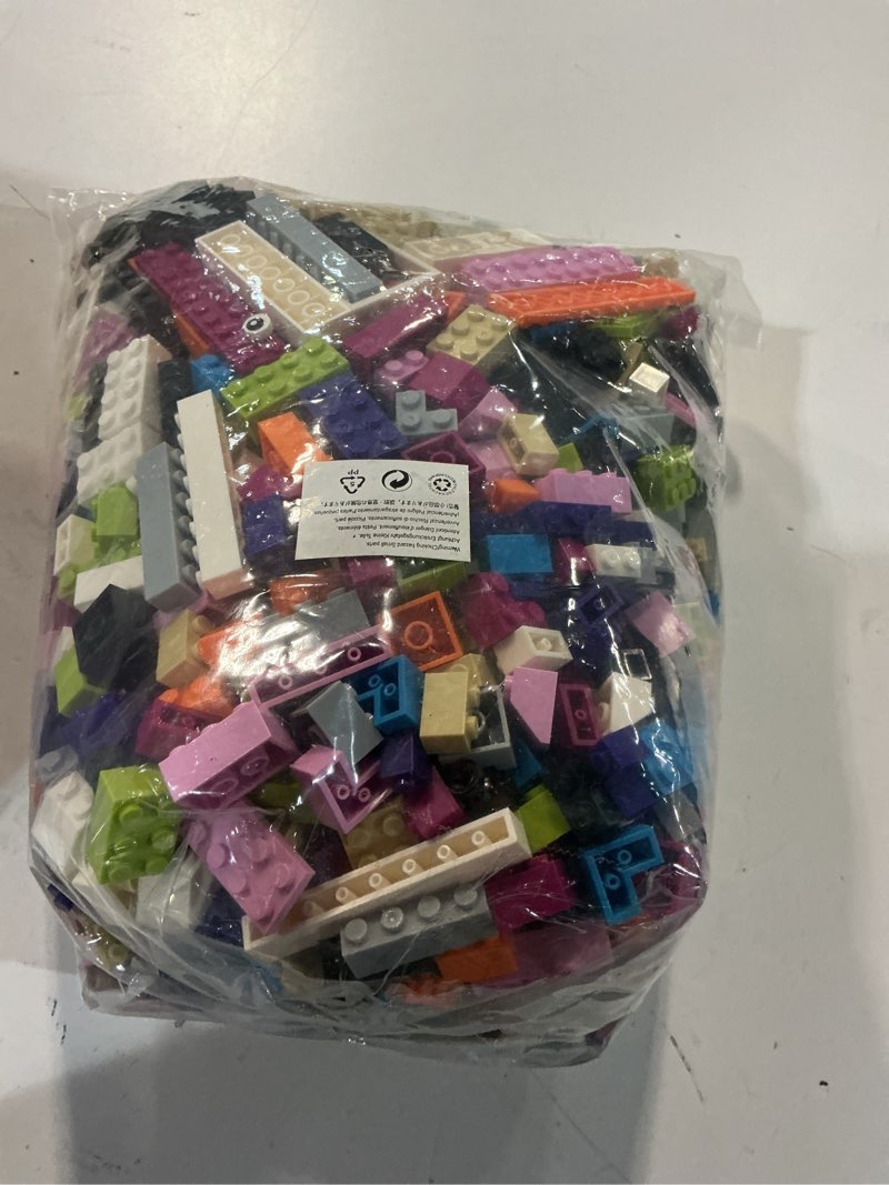 Condition photo showing Good Condition for play platoon 1100 piece building bricks play set, 10 pastel colors bricks, includes wheels, tires, axles, windows & door pieces 1,100 pieces - pastel colors