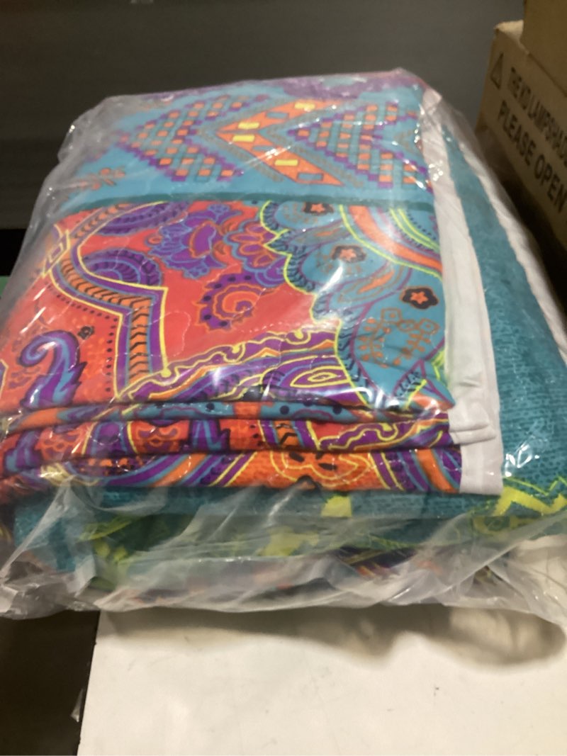 Condition photo showing Good Condition for tititada 3 pieces colorful bohemian quilt set full queen size, boho striped pink n teal printed bedding bedspread coverlet set for summer, soft lightweight microfiber quilt with 2 shams (88x88 inces) pink full/queen (88" x 88")