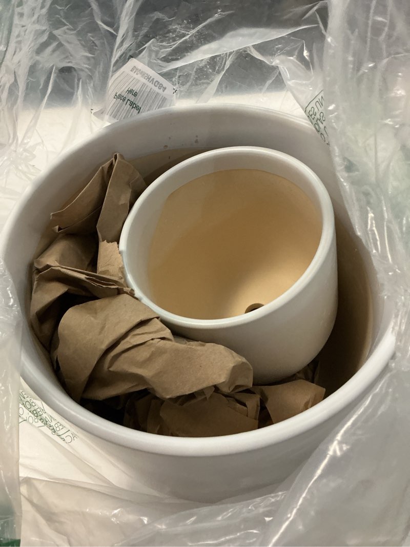 Condition photo showing Good Condition for le tauci 6+8+10 inch ceramic pots for plants, plant pots indoor with drainage hole and plug, planter pots for home office room patio, set of 2, white white 6+8+10 inch