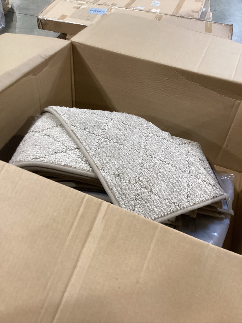 Condition photo showing Good Condition for cosy homeer edging stair treads non-slip carpet mat 28inx9in indoor stair runners for wooden steps, edging stair rugs for kids and dogs, 100% polyester tpe backing (15pc, beige) beige 28 x 9 inches (15 pieces)