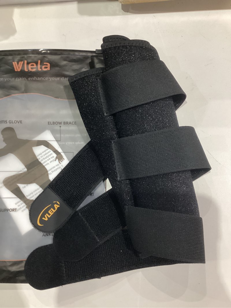 Condition photo showing Good Condition for Hamstring Compression Sleeve with 3 Adjustable Straps,Thigh Compression Sleeve for Men Women,Thigh Wrap Compression for Pulled Hamstring,Groin ,Quad,Hamstring Brace for Hamstring Injury, Leg Brace for Upper Thigh support (Black, Medium) Medium Black