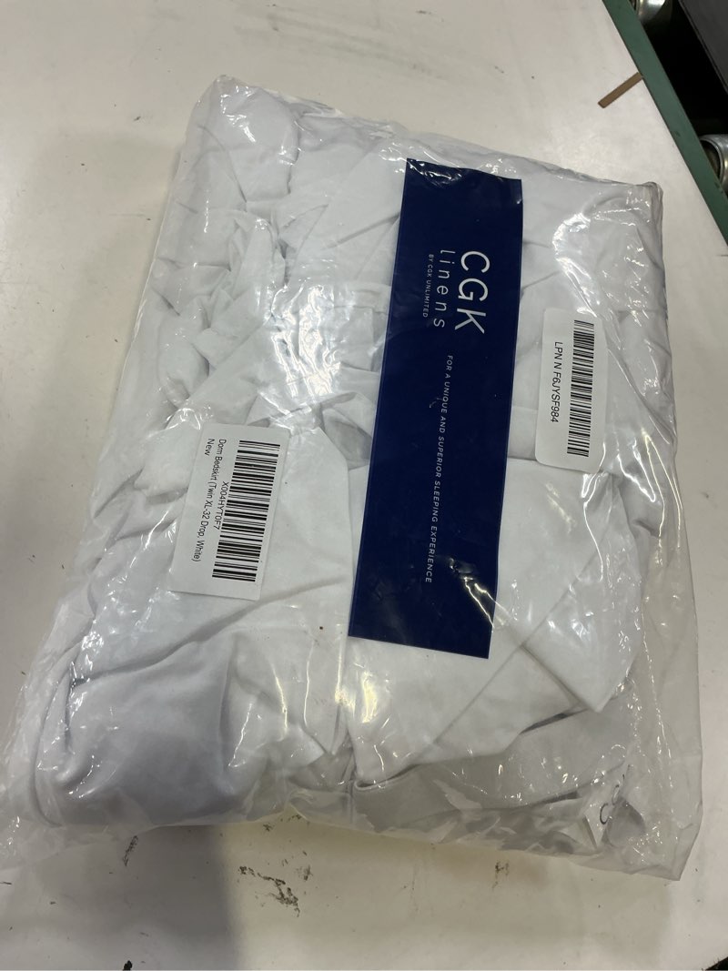 Condition photo showing Good Condition for dorm room bed skirt twin xl - college dorm room essentials - white, 32 inch | extra long dust ruffled college bedskirt with split corners, easy fit elastic strap, adjustable, fade & wrinkle free twin xl 32" drop 01 - white