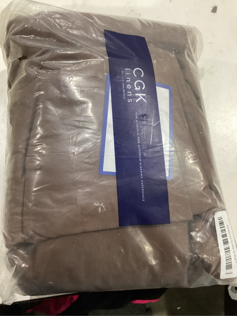 Condition photo showing Good Condition for Extra Deep Queen Sheet Set - 6 Piece Breathable and Cooling Sheets - Hotel Luxury Bedding for Women, Men, Kids & Teens - Easy & Secure Fit - Soft, Wrinkle Free and Comfy - Extra Deep Pockets - Brown 09 - Brown Queen