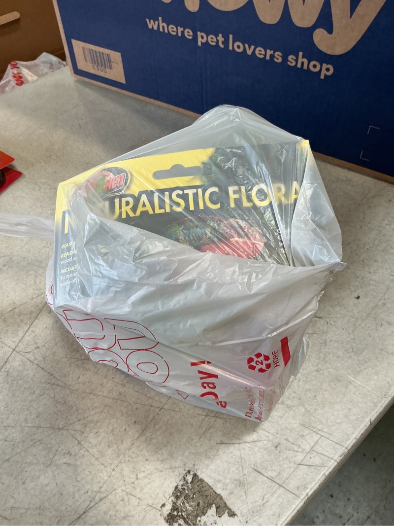 Condition photo showing New/Like New for Assortment of small pet items, miscellaneous small, variety of multiple pieces. 5 Pieces. 