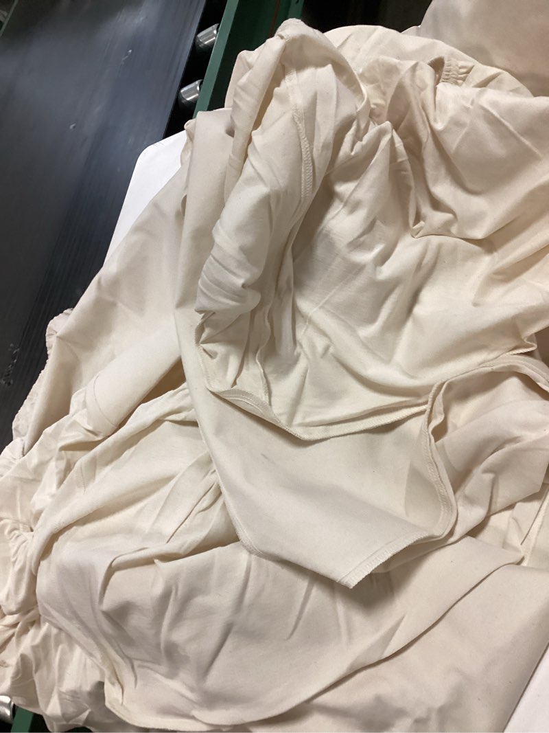 Condition photo showing Good Condition for quince organic waterproof mattress protector calking natural