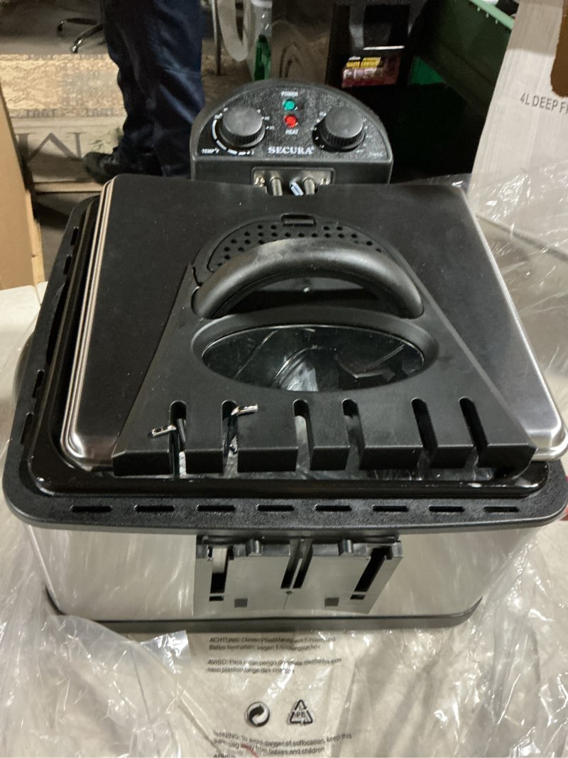 Condition photo showing As Is for SECURA  4.5 Quart Deep Fryer w/Basket Strainer XL Jumbo Size Adjustable