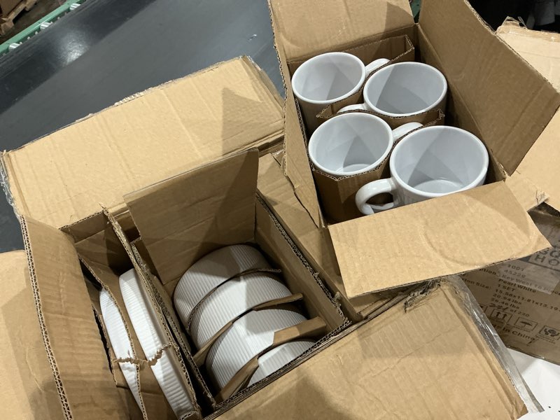 Condition photo showing New/Like New for (((((( similar ))))))square house 16 piece dinnerware set key west - plates, bowls, and mugs set for 4 - chip and scratch