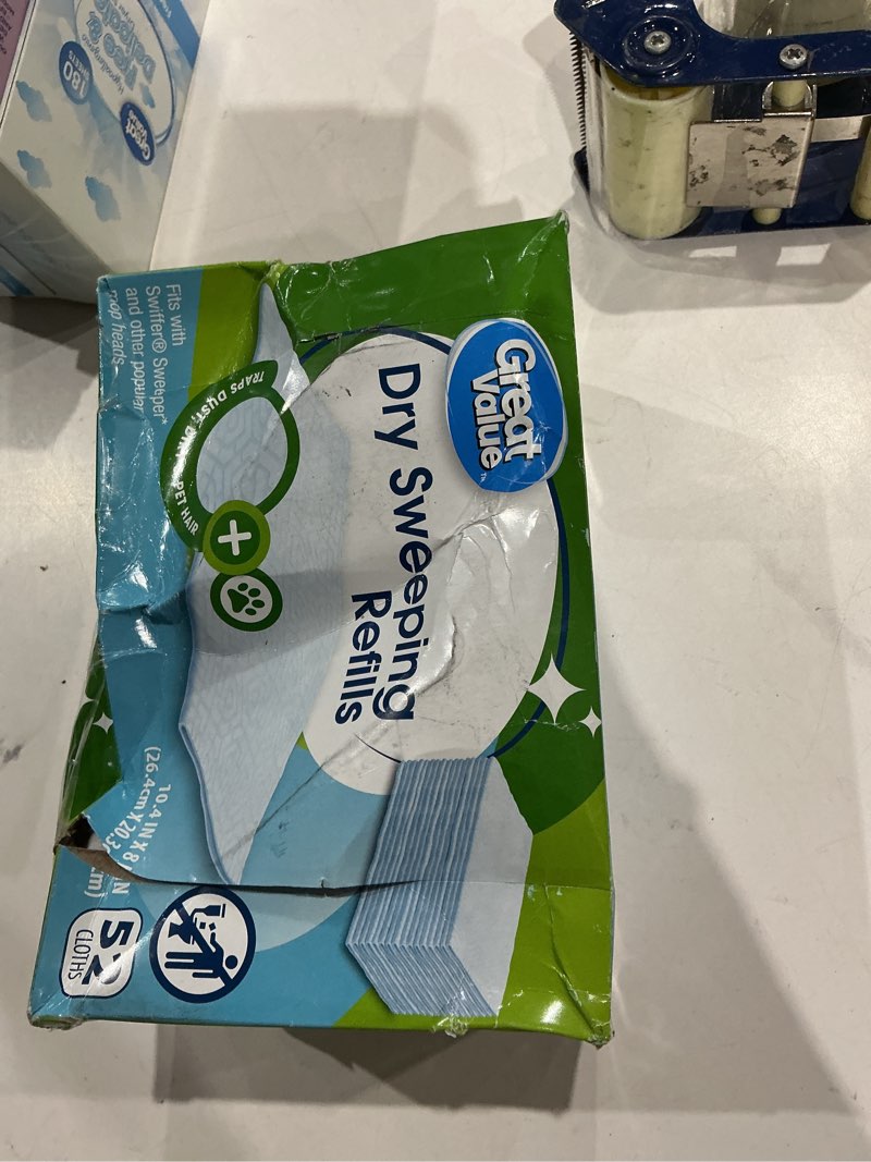 Condition photo showing Good Condition for great value dry sweeping cloth refills, 52 count