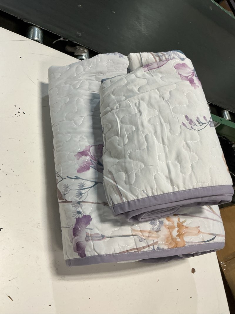 Condition photo showing Good Condition for purple quilt set king size, 3 pieces floral pattern quilts bedspread with 2 pillowcases, soft microfiber lightweight retro bed cover for all season(king, 104"x90") king(104"x90") purple