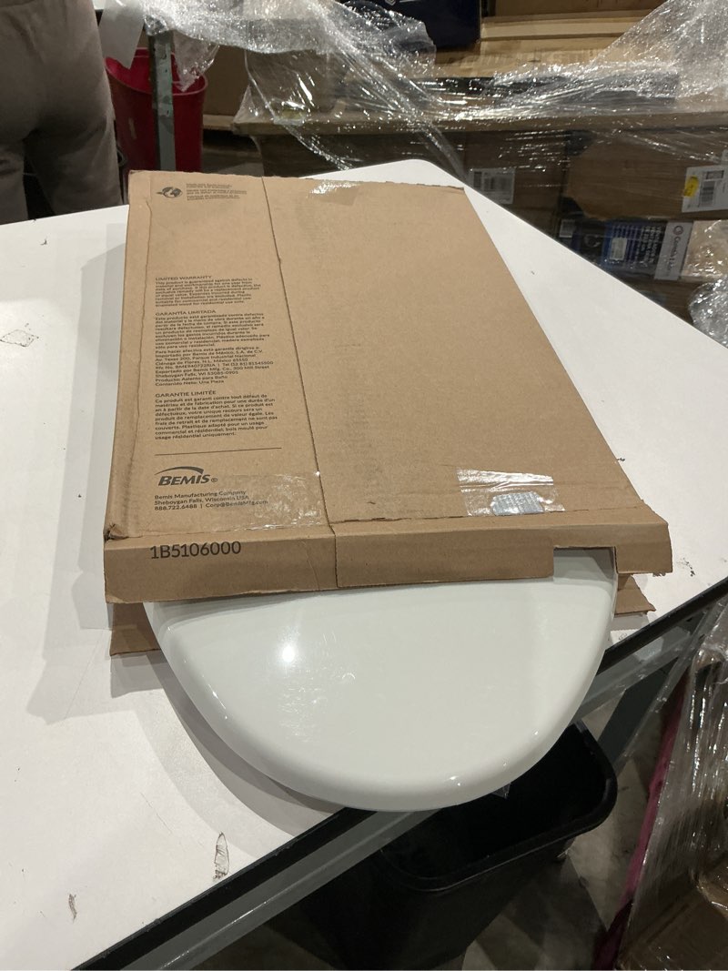 Condition photo showing Good Condition for bemis 7300slec slow close toilet seat, easy clean hinges and durable plastic seat, made in usa, elongated, white